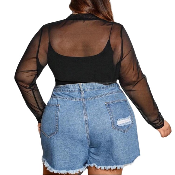 PLUS Mesh Crop 🖤 - Picture 2 of 4